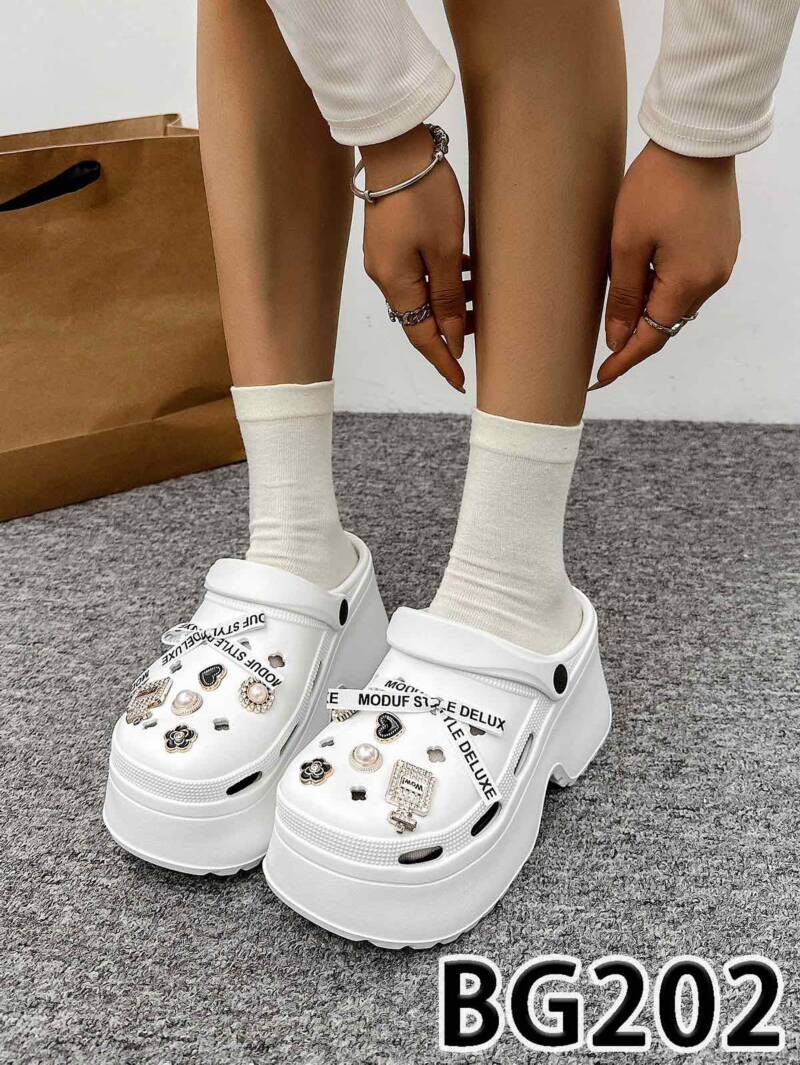 Klapki damskie Roz 36-41 / 12 par 1